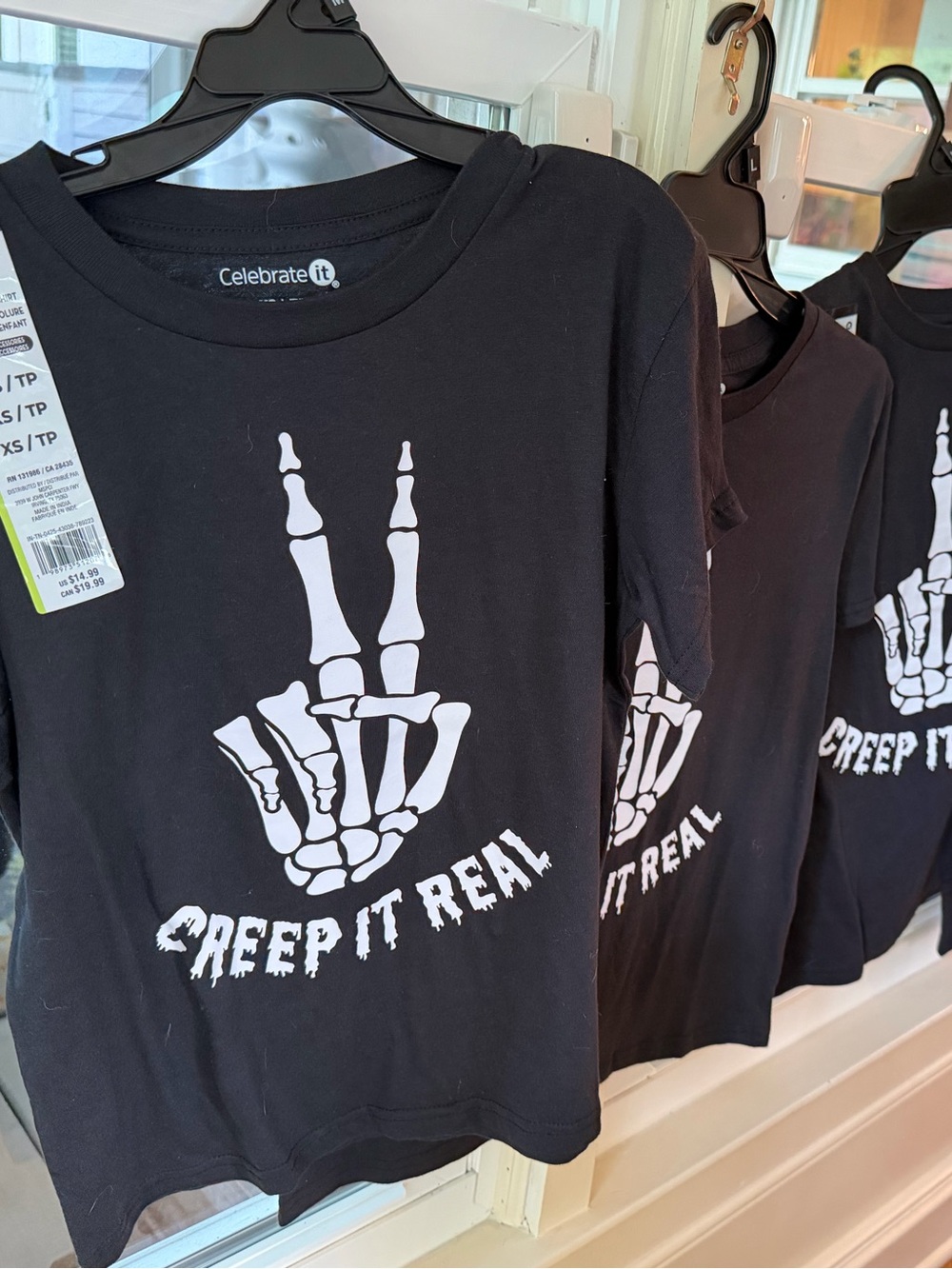 NEW Unisex Kids Halloween Graphic Tee Skeleton Peace ‘Creep It Real’ NWT, Black
